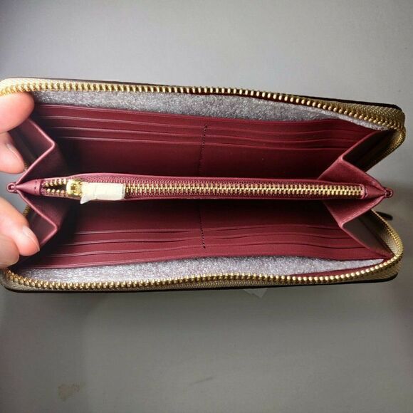 NWT Disney Coach Accordion Zip Wallet Signature - Picture 3 of 4